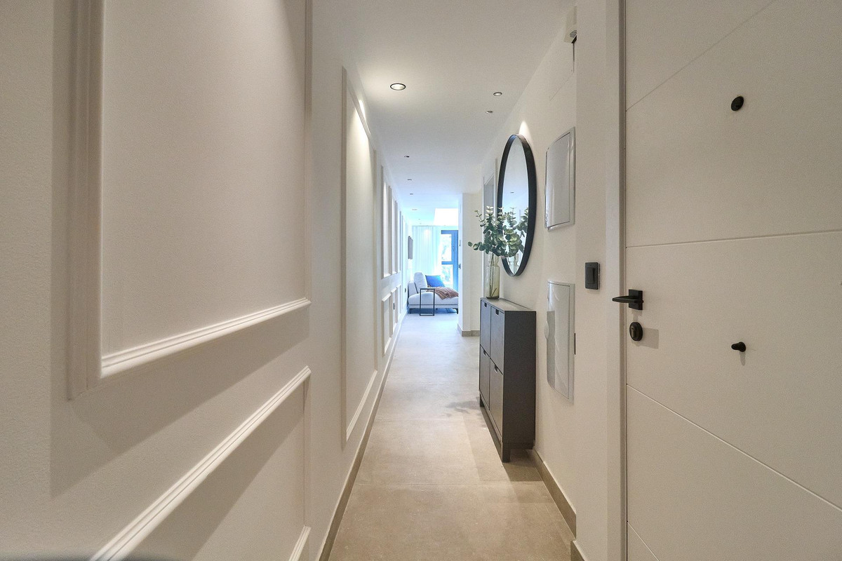 2 Bed Apartment for sale in Fuengirola Costa Del Sol, Málaga, Spain