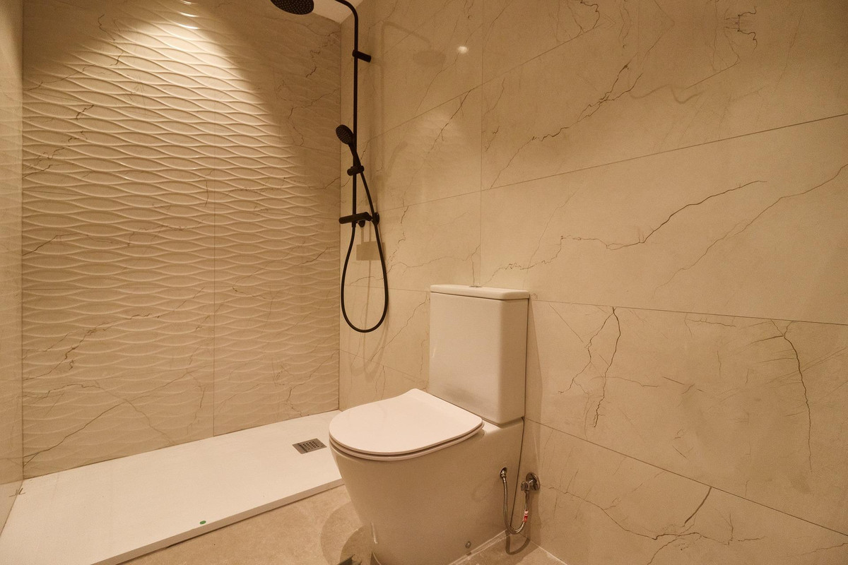 2 Bed Apartment for sale in Fuengirola Costa Del Sol, Málaga, Spain