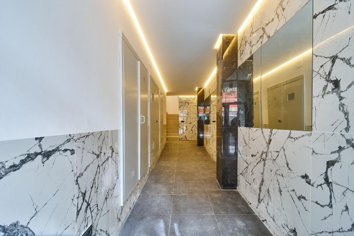 2 Bed Apartment for sale in Fuengirola Costa Del Sol, Málaga, Spain