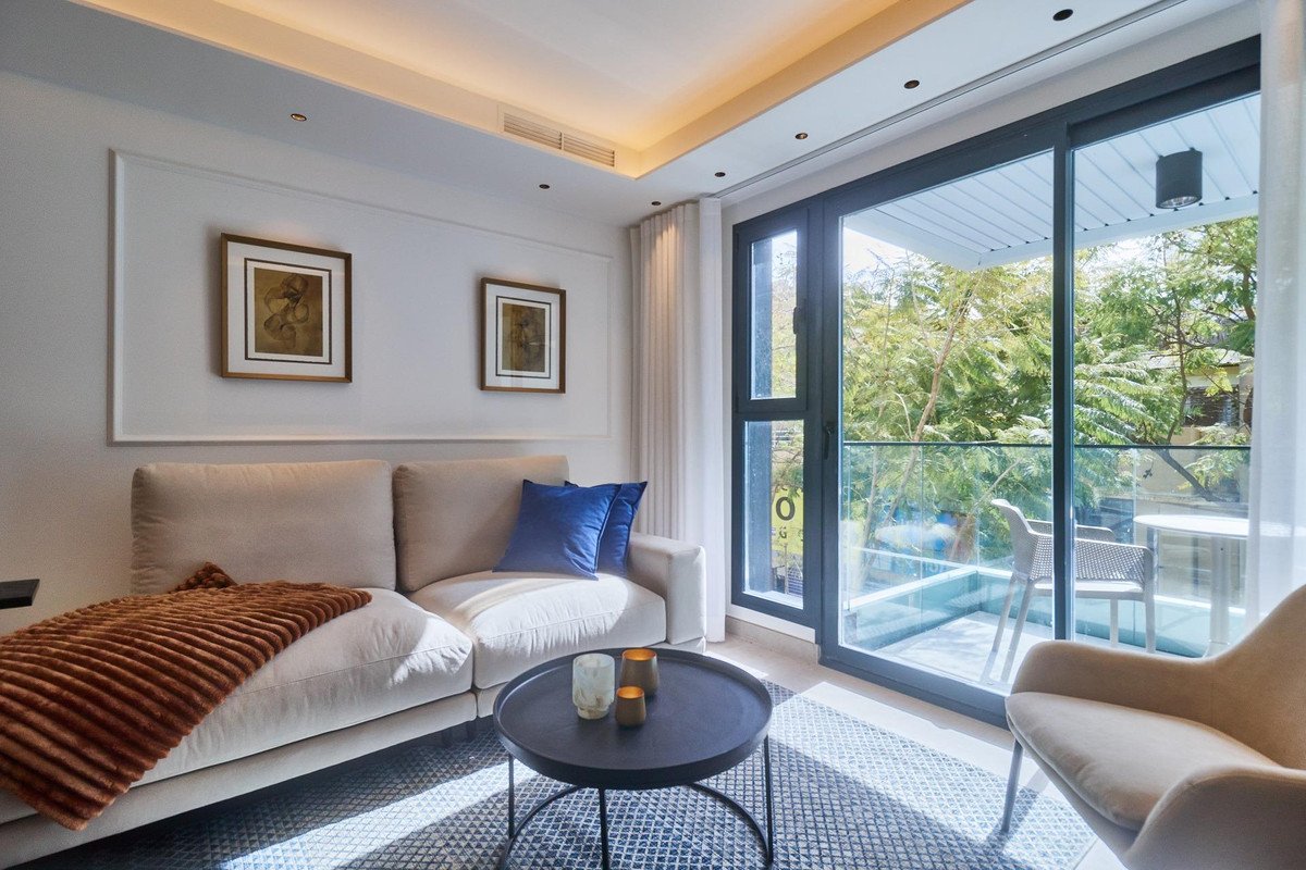 2 Bed Apartment for sale in Fuengirola Costa Del Sol, Málaga, Spain