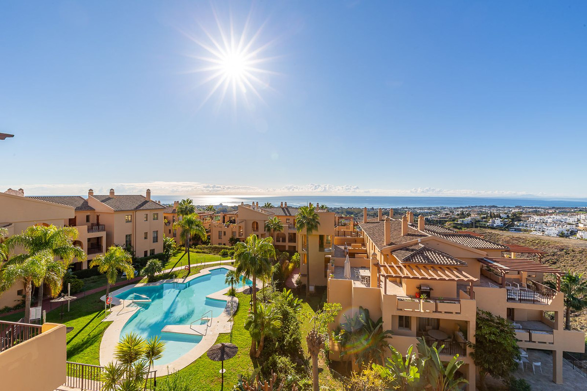 2 Bed Apartment for sale in Benahavís Costa Del Sol, Málaga, Spain