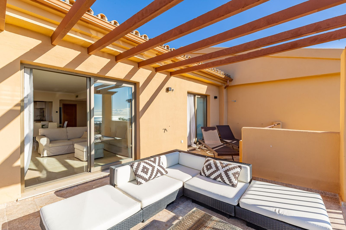2 Bed Apartment for sale in Benahavís Costa Del Sol, Málaga, Spain