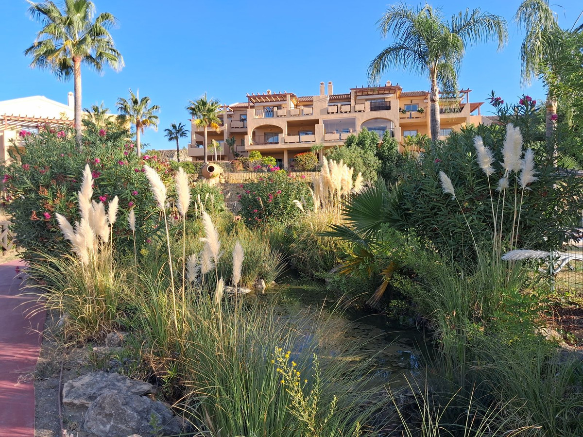 2 Bed Apartment for sale in Benahavís Costa Del Sol, Málaga, Spain