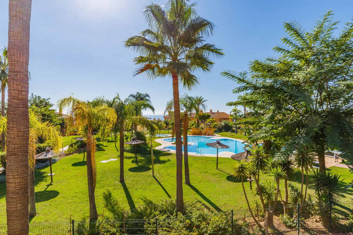 2 Bed Apartment for sale in Benahavís Costa Del Sol, Málaga, Spain