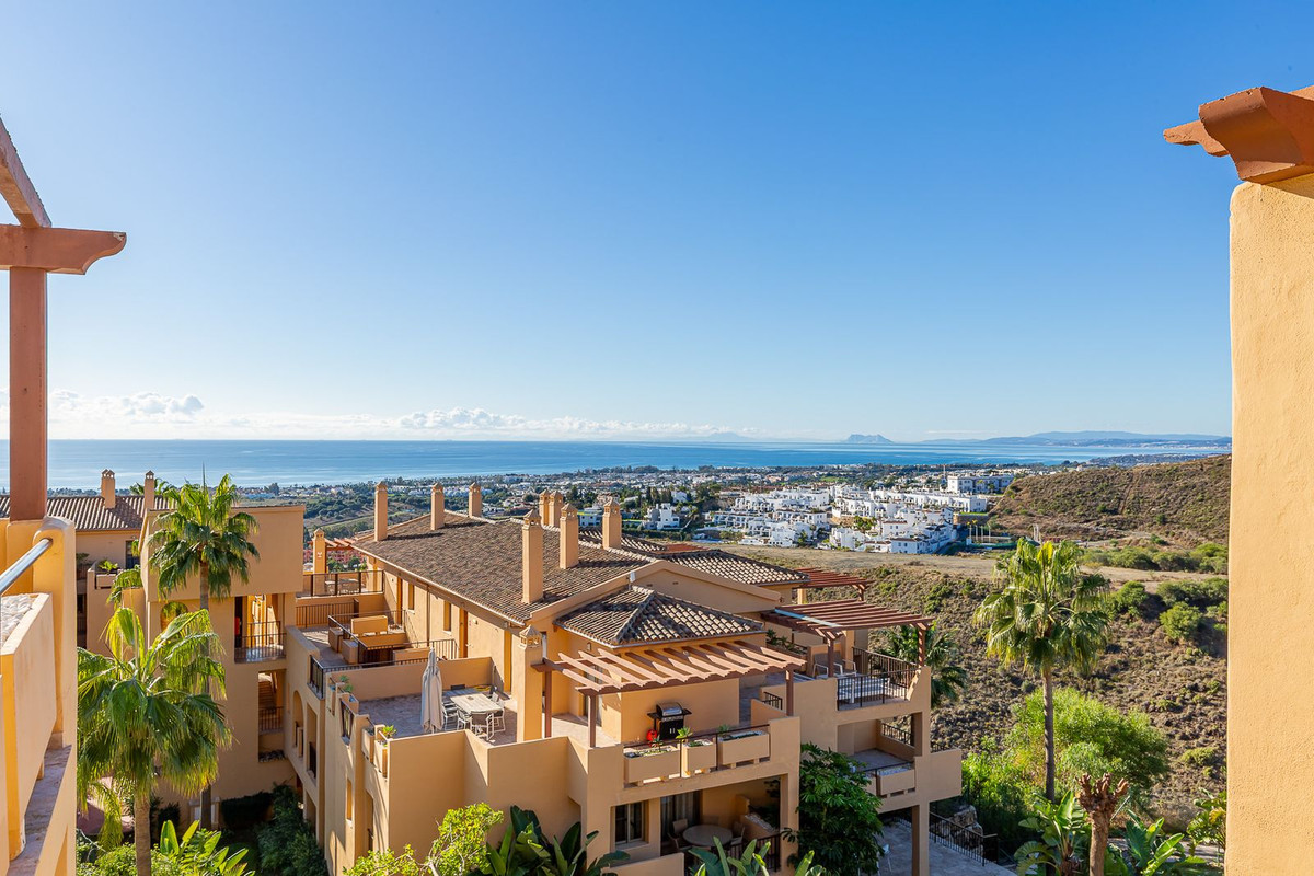 2 Bed Apartment for sale in Benahavís Costa Del Sol, Málaga, Spain