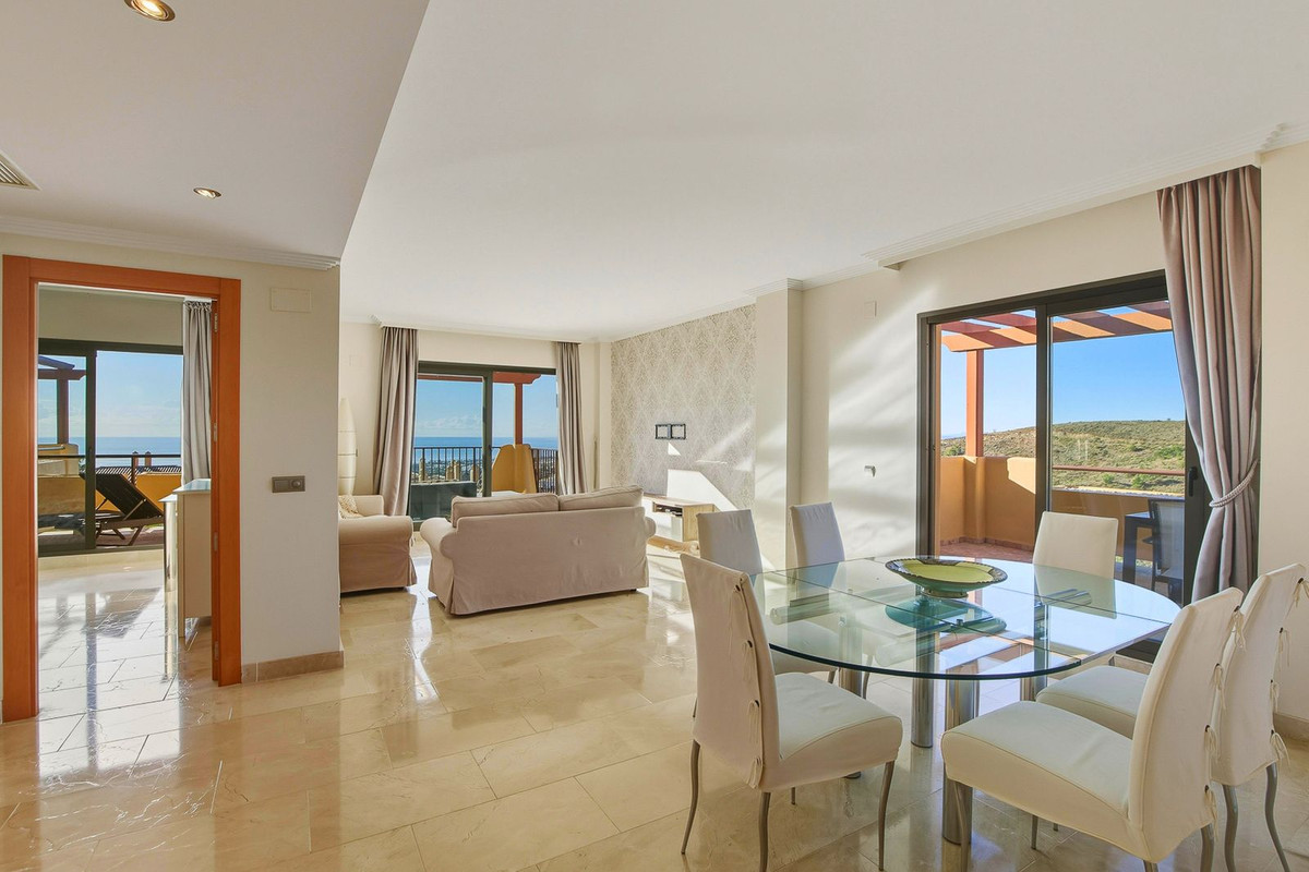 2 Bed Apartment for sale in Benahavís Costa Del Sol, Málaga, Spain