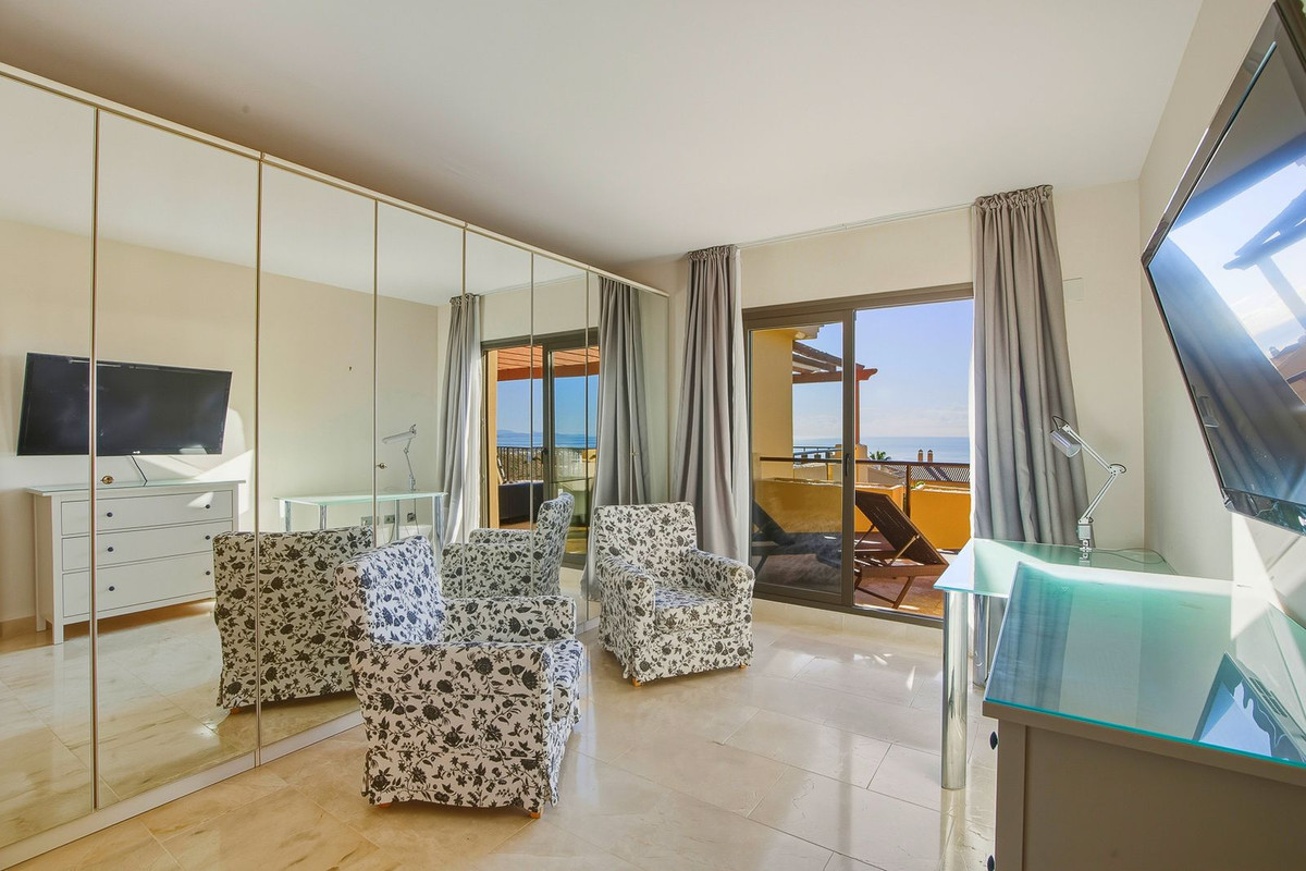 2 Bed Apartment for sale in Benahavís Costa Del Sol, Málaga, Spain