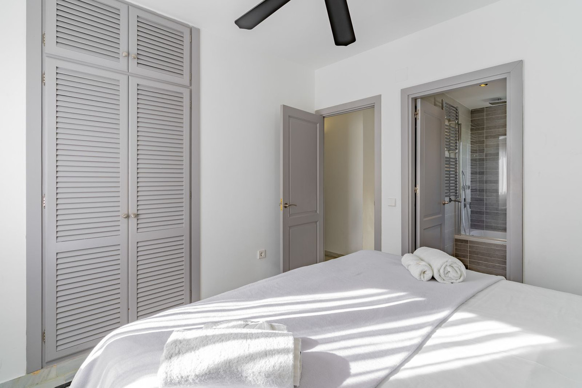 Se vende Villa - Chalet de 5 dormitorios en Costa Del Sol, Málaga, España