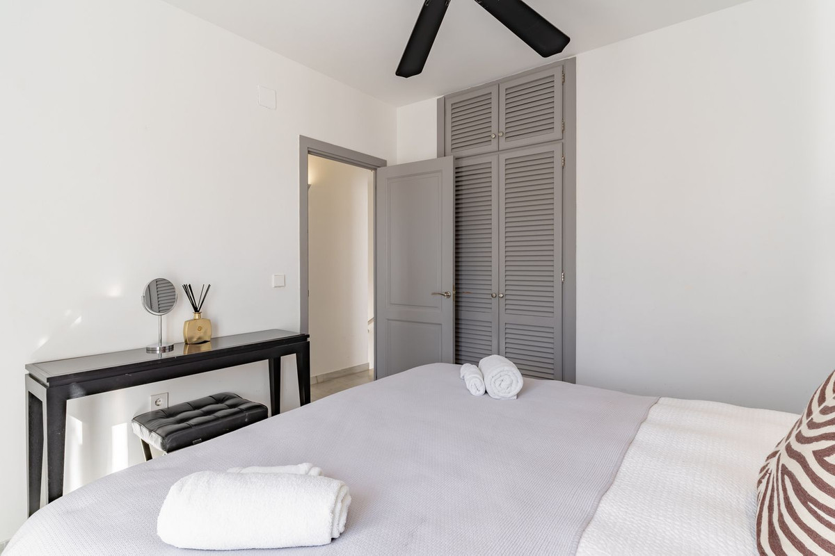 Se vende Villa - Chalet de 5 dormitorios en Costa Del Sol, Málaga, España