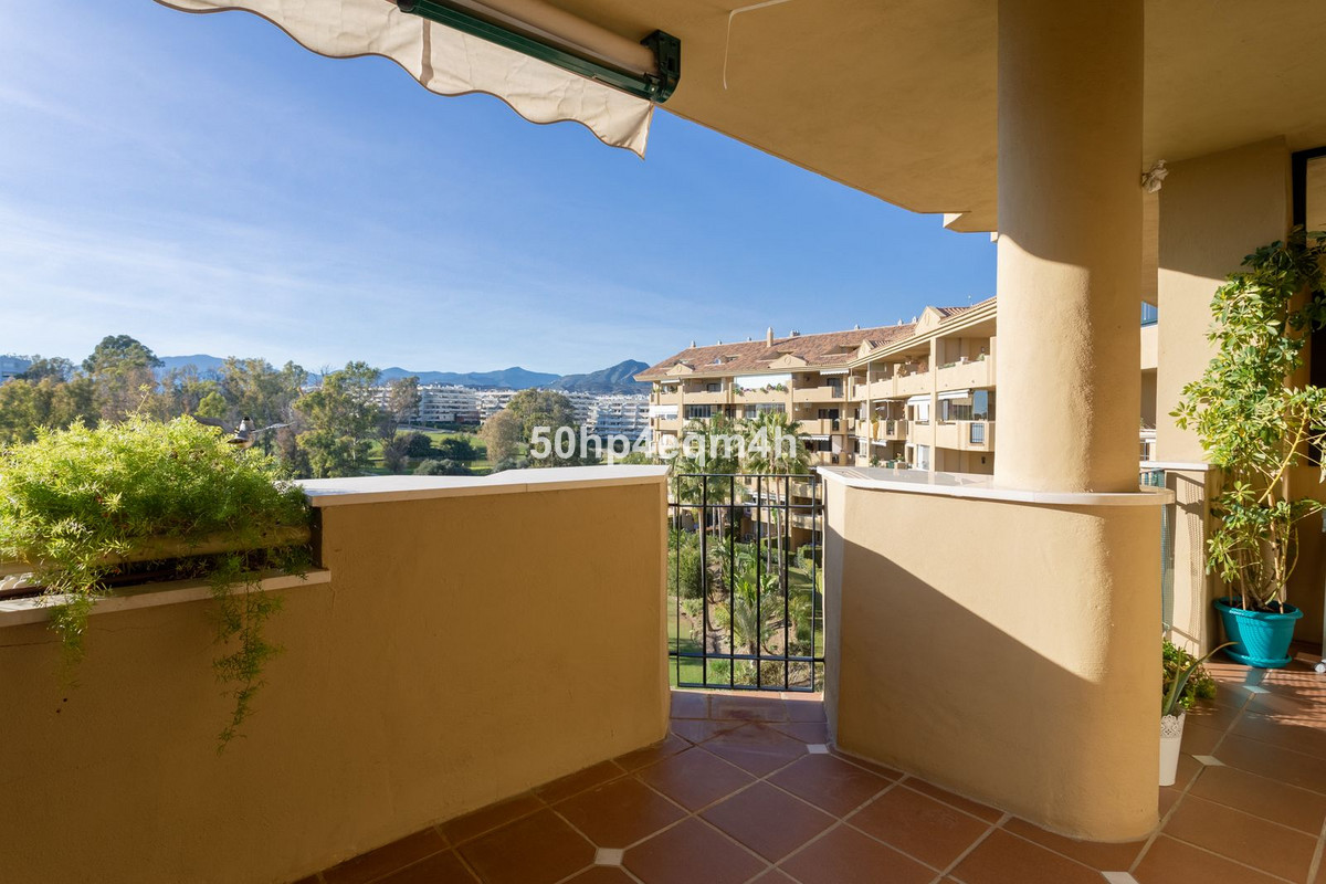 Se vende Apartamento Planta Media de 2 dormitorios en Costa Del Sol, Málaga, España