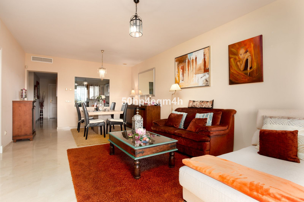Se vende Apartamento Planta Media de 2 dormitorios en Costa Del Sol, Málaga, España