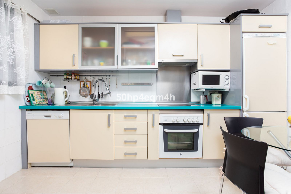 Se vende Apartamento Planta Media de 2 dormitorios en Costa Del Sol, Málaga, España