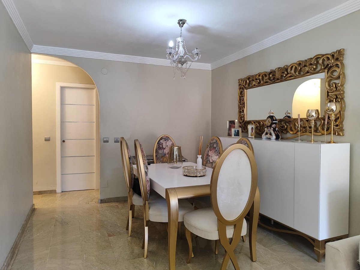 Se vende Apartamento Planta Media de 3 dormitorios en Costa Del Sol, Málaga, España