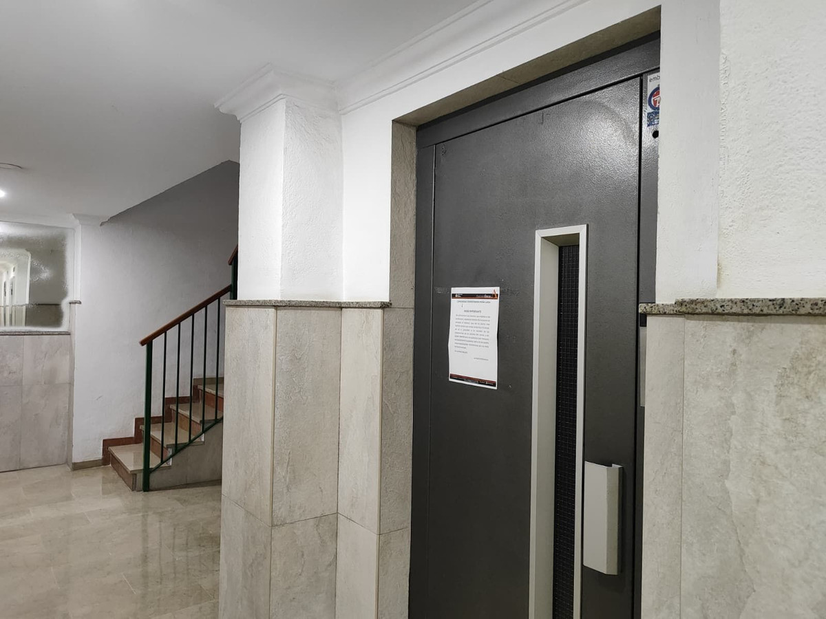 Se vende Apartamento Planta Media de 3 dormitorios en Costa Del Sol, Málaga, España