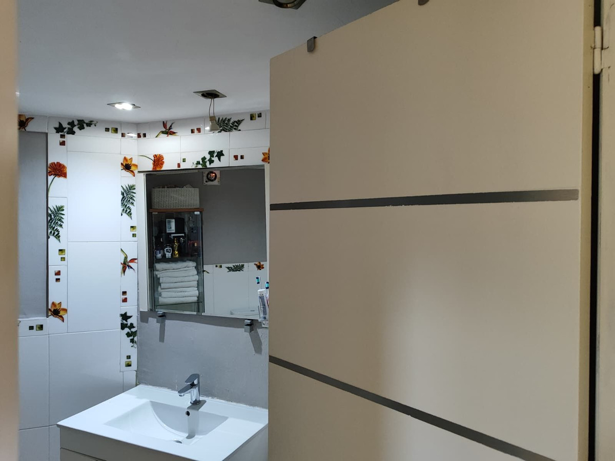 Se vende Apartamento Planta Media de 3 dormitorios en Costa Del Sol, Málaga, España