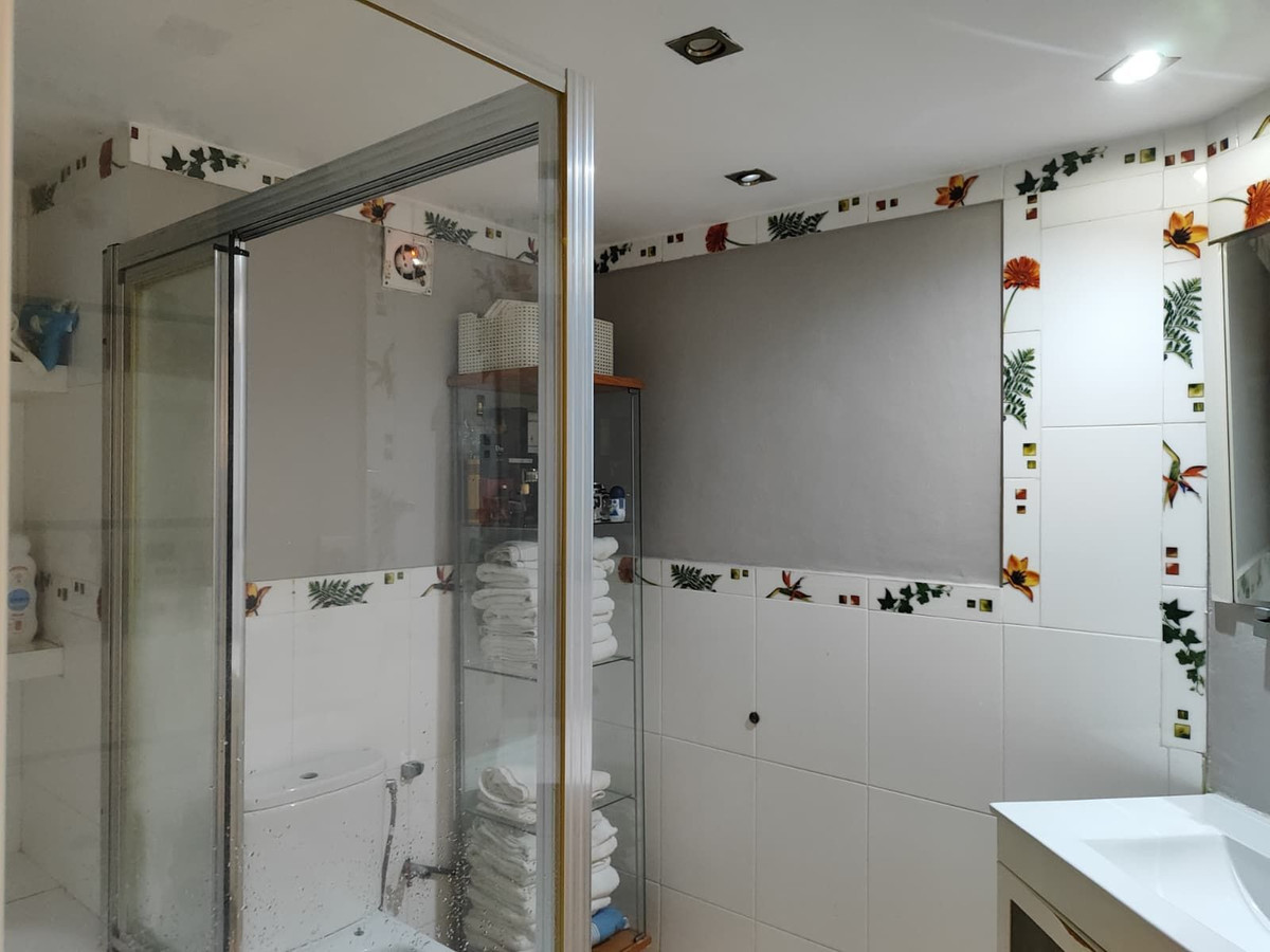 Se vende Apartamento Planta Media de 3 dormitorios en Costa Del Sol, Málaga, España