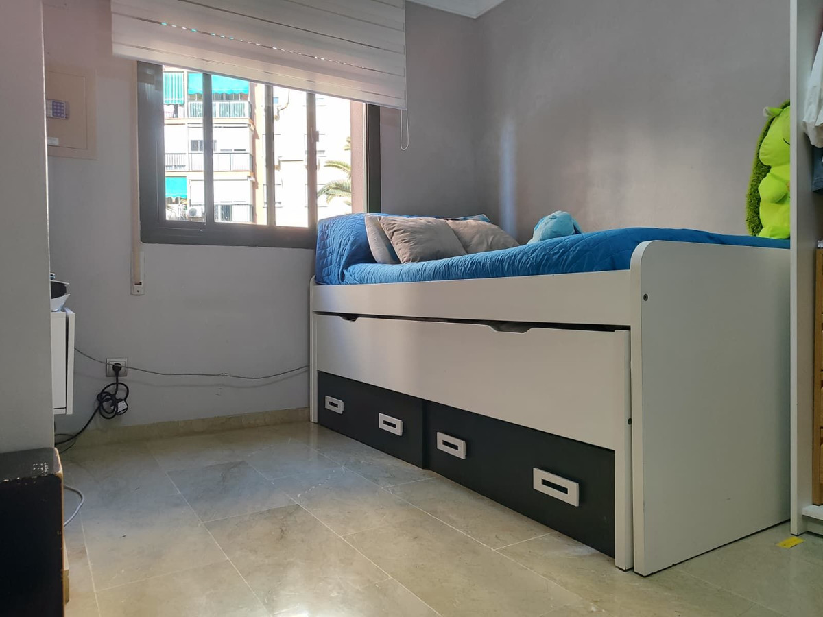 Se vende Apartamento Planta Media de 3 dormitorios en Costa Del Sol, Málaga, España
