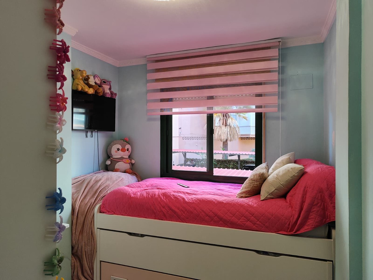 Se vende Apartamento Planta Media de 3 dormitorios en Costa Del Sol, Málaga, España