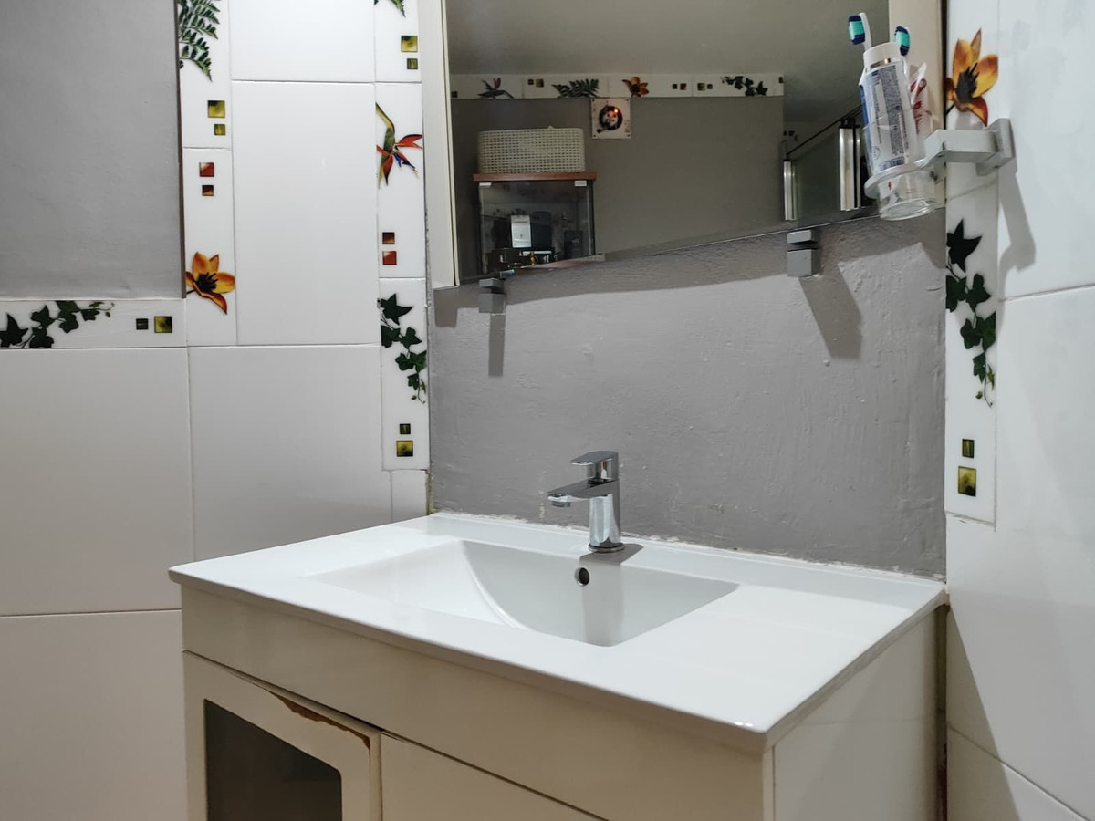 Se vende Apartamento Planta Media de 3 dormitorios en Costa Del Sol, Málaga, España