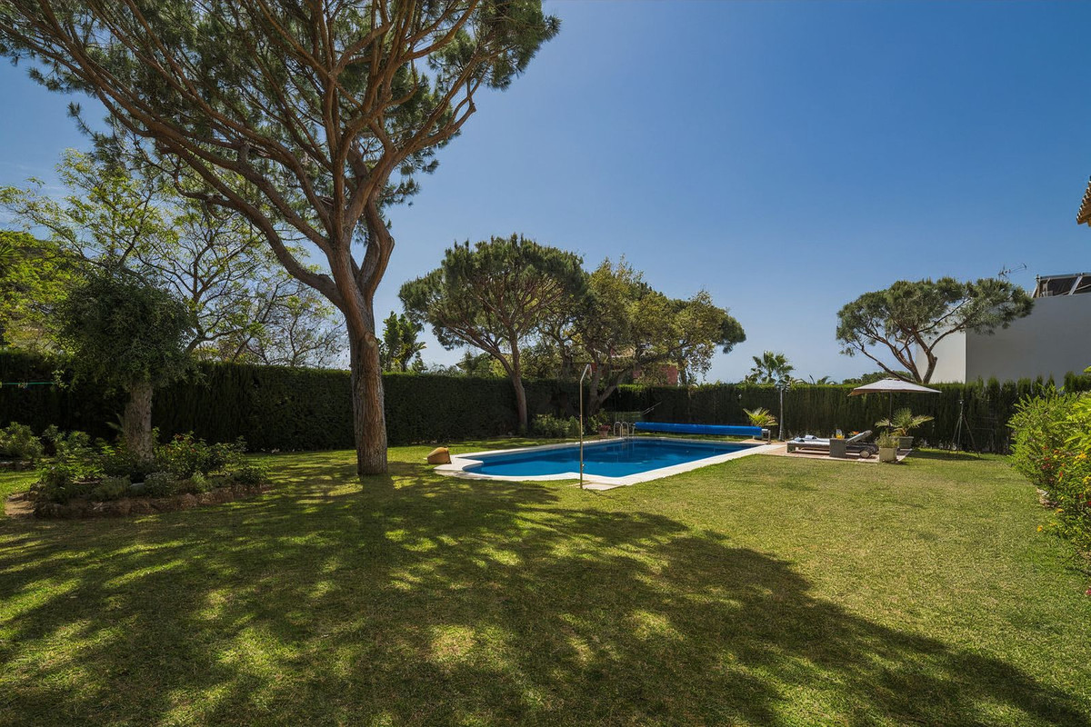 Se vende Villa - Chalet de 4 dormitorios en Costa Del Sol, Málaga, España