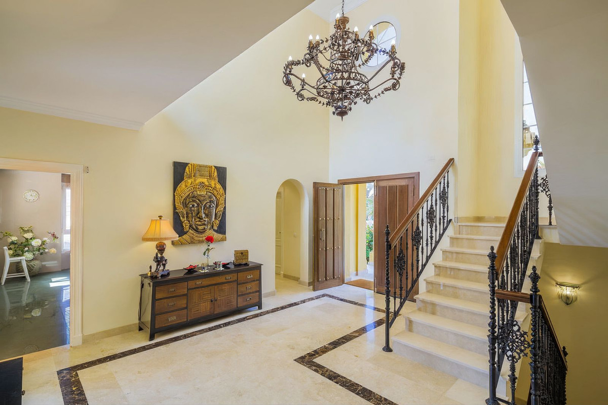 Se vende Villa - Chalet de 4 dormitorios en Costa Del Sol, Málaga, España