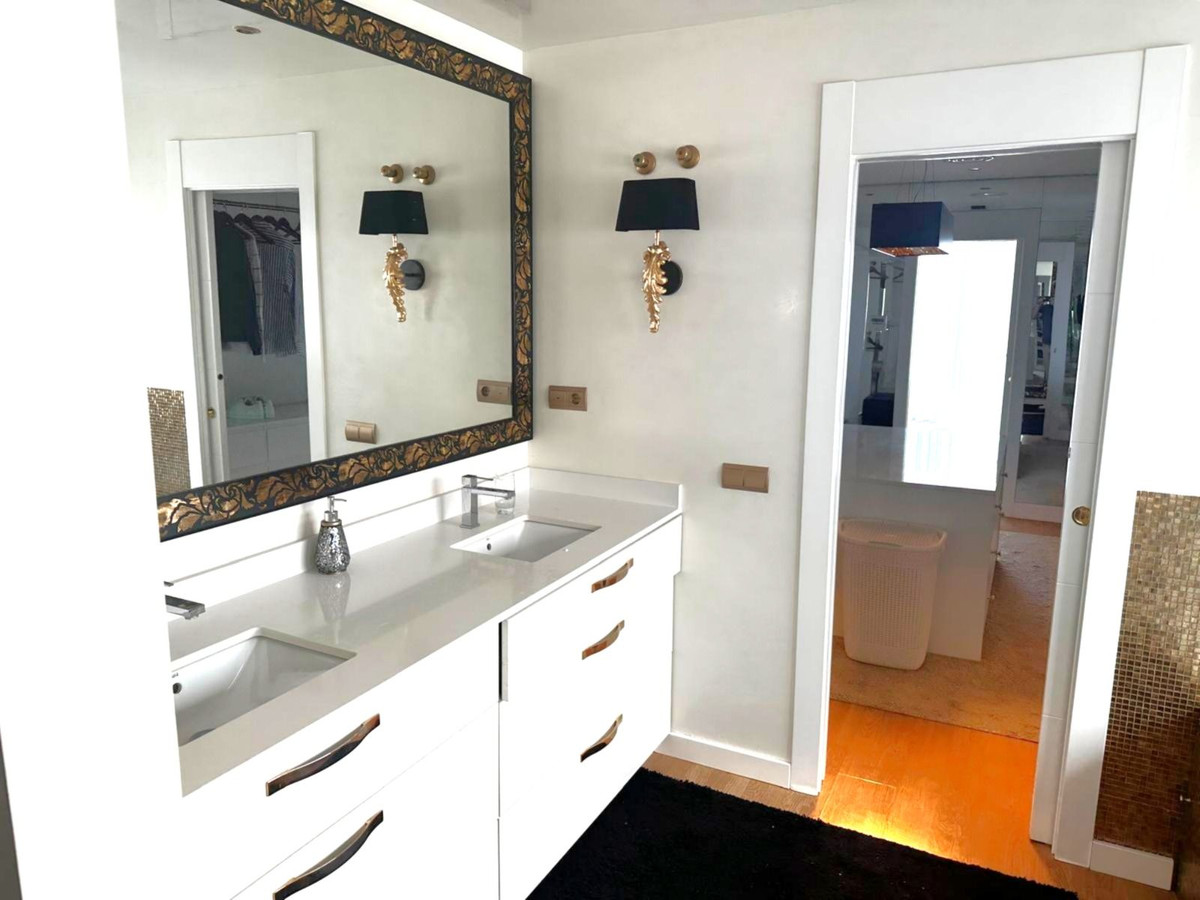 4 Bed Townhouse for sale in Alhaurín De La Torre Costa Del Sol, Málaga, Spain