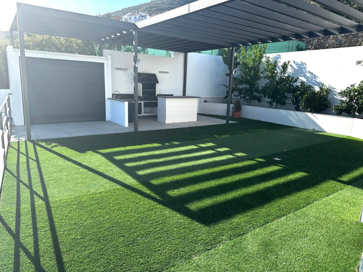 4 Bed Townhouse for sale in Alhaurín De La Torre Costa Del Sol, Málaga, Spain