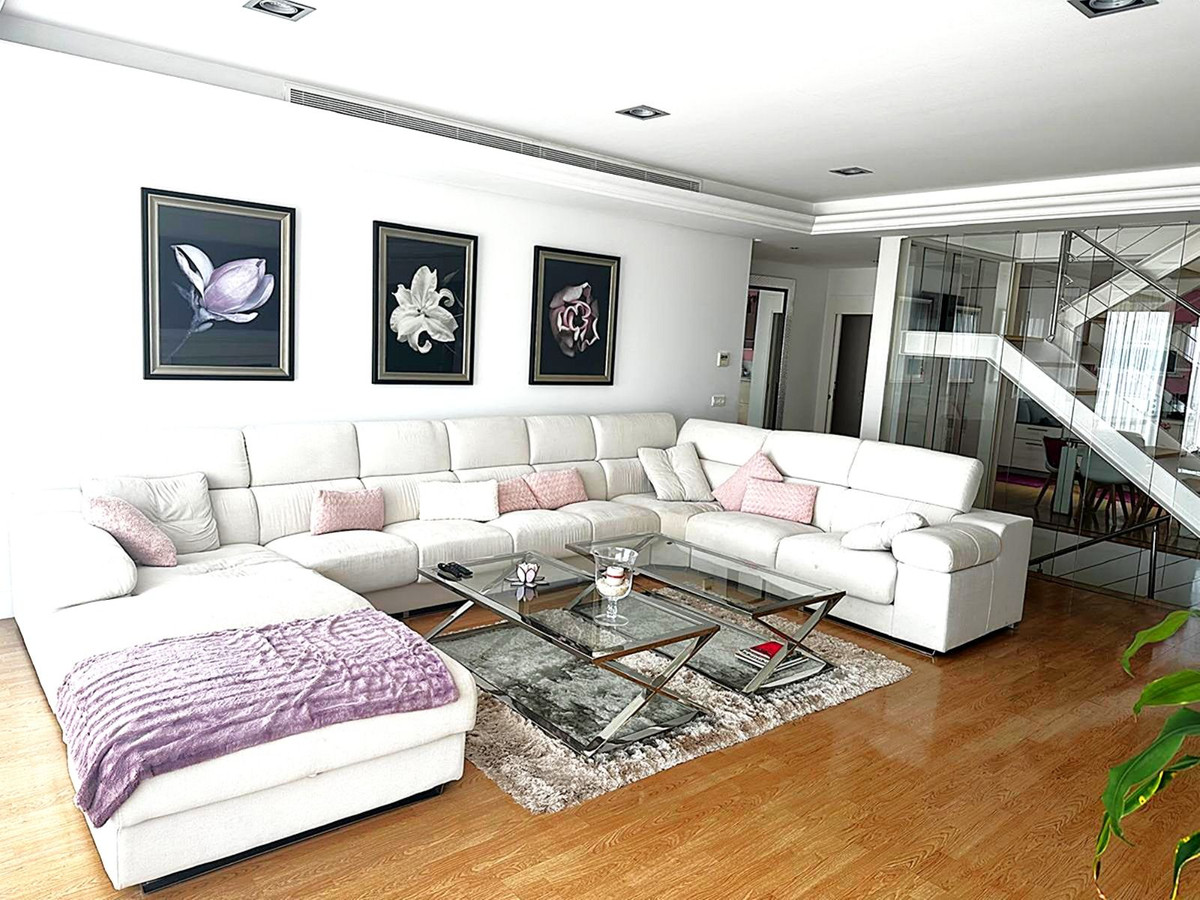 4 Bed Townhouse for sale in Alhaurín De La Torre Costa Del Sol, Málaga, Spain