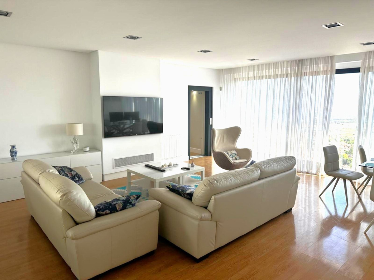 4 Bed Townhouse for sale in Alhaurín De La Torre Costa Del Sol, Málaga, Spain
