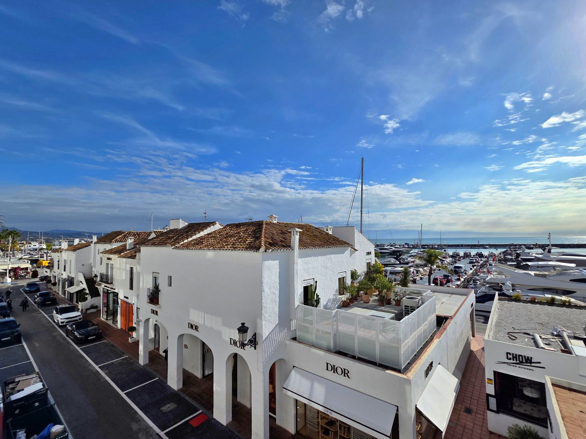 Apartment for sale in Puerto Banús Costa Del Sol, Málaga, Spain
