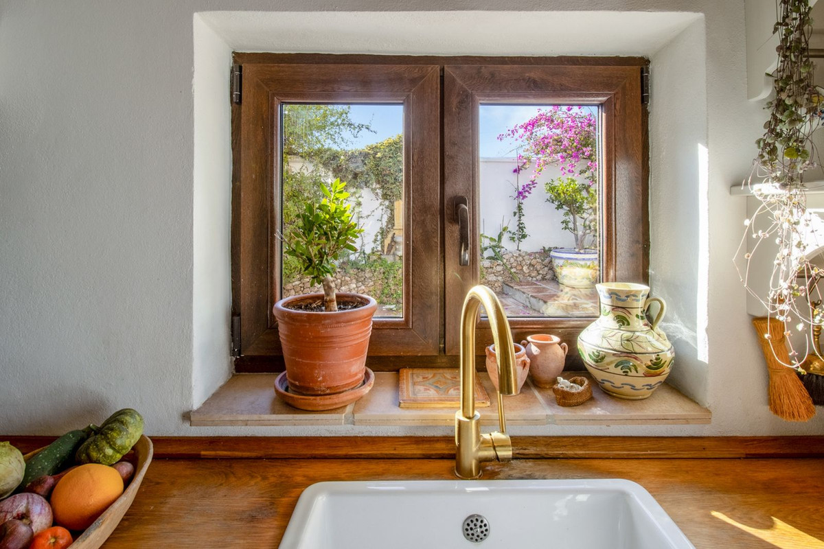 Se vende Villa - Chalet de 4 dormitorios en Costa Del Sol East, Málaga, España