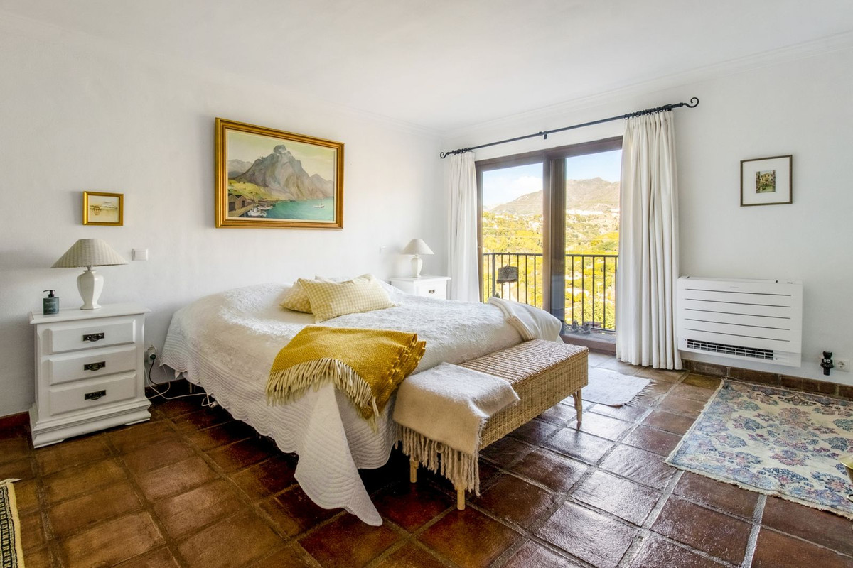 Se vende Villa - Chalet de 4 dormitorios en Costa Del Sol East, Málaga, España