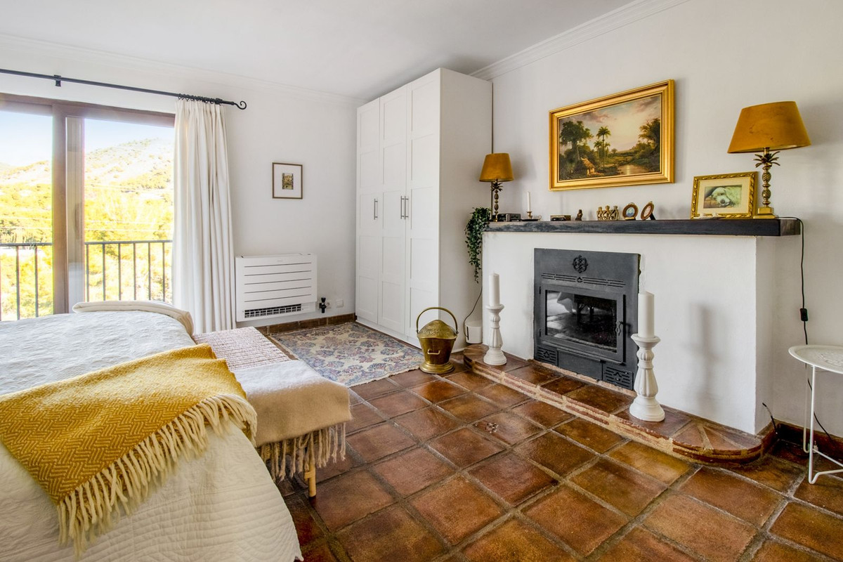 Se vende Villa - Chalet de 4 dormitorios en Costa Del Sol East, Málaga, España