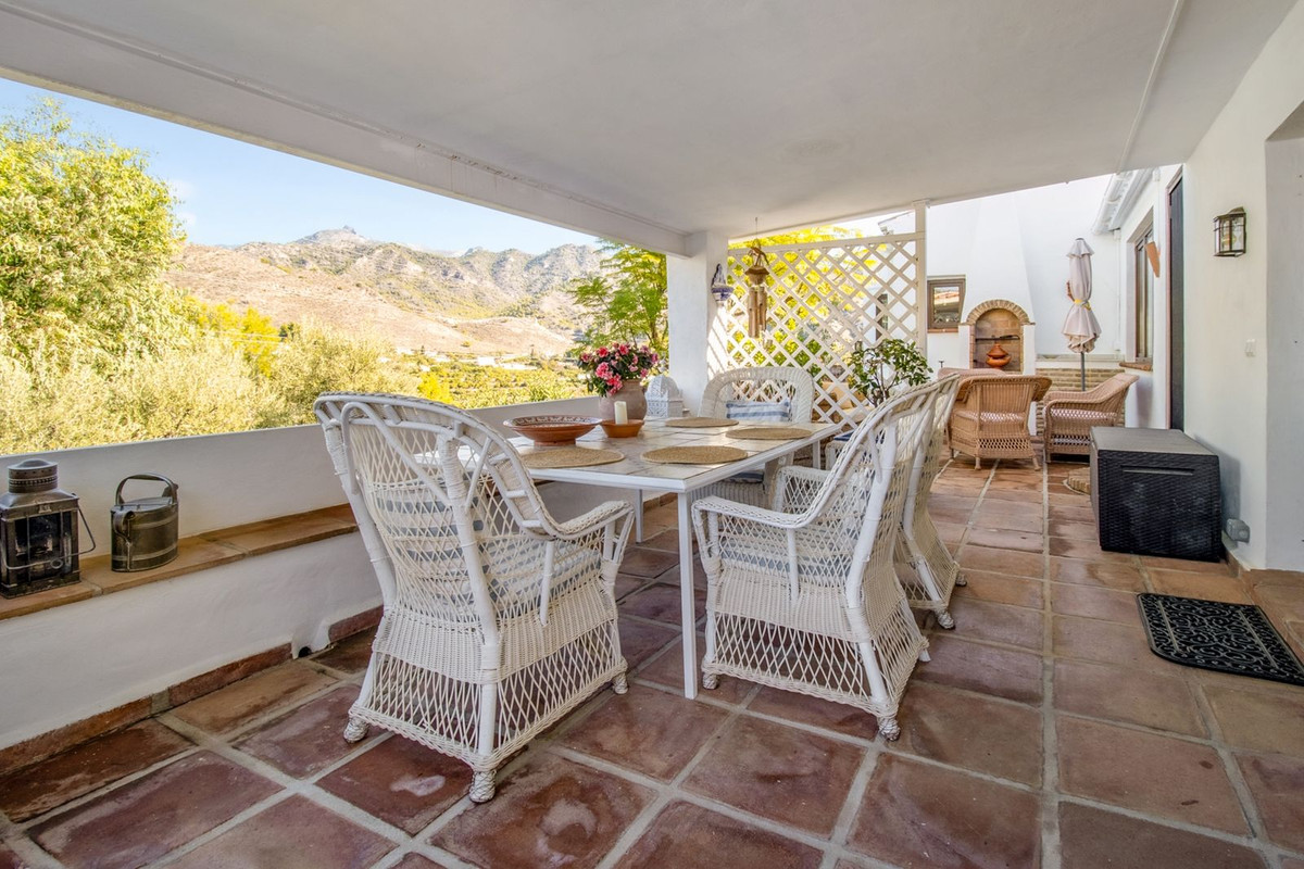 Se vende Villa - Chalet de 4 dormitorios en Costa Del Sol East, Málaga, España