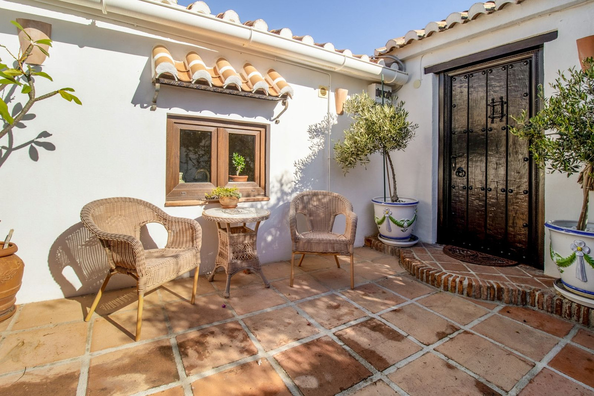 Se vende Villa - Chalet de 4 dormitorios en Costa Del Sol East, Málaga, España