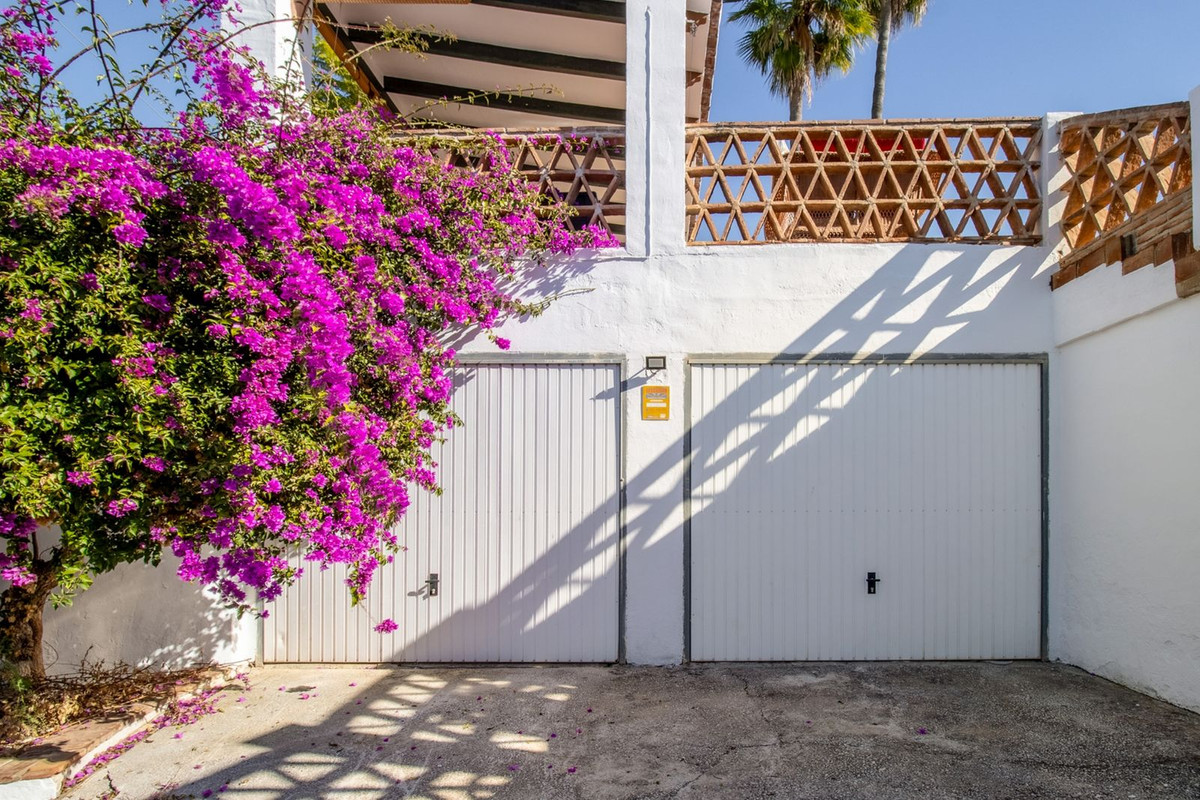 Se vende Villa - Chalet de 4 dormitorios en Costa Del Sol East, Málaga, España