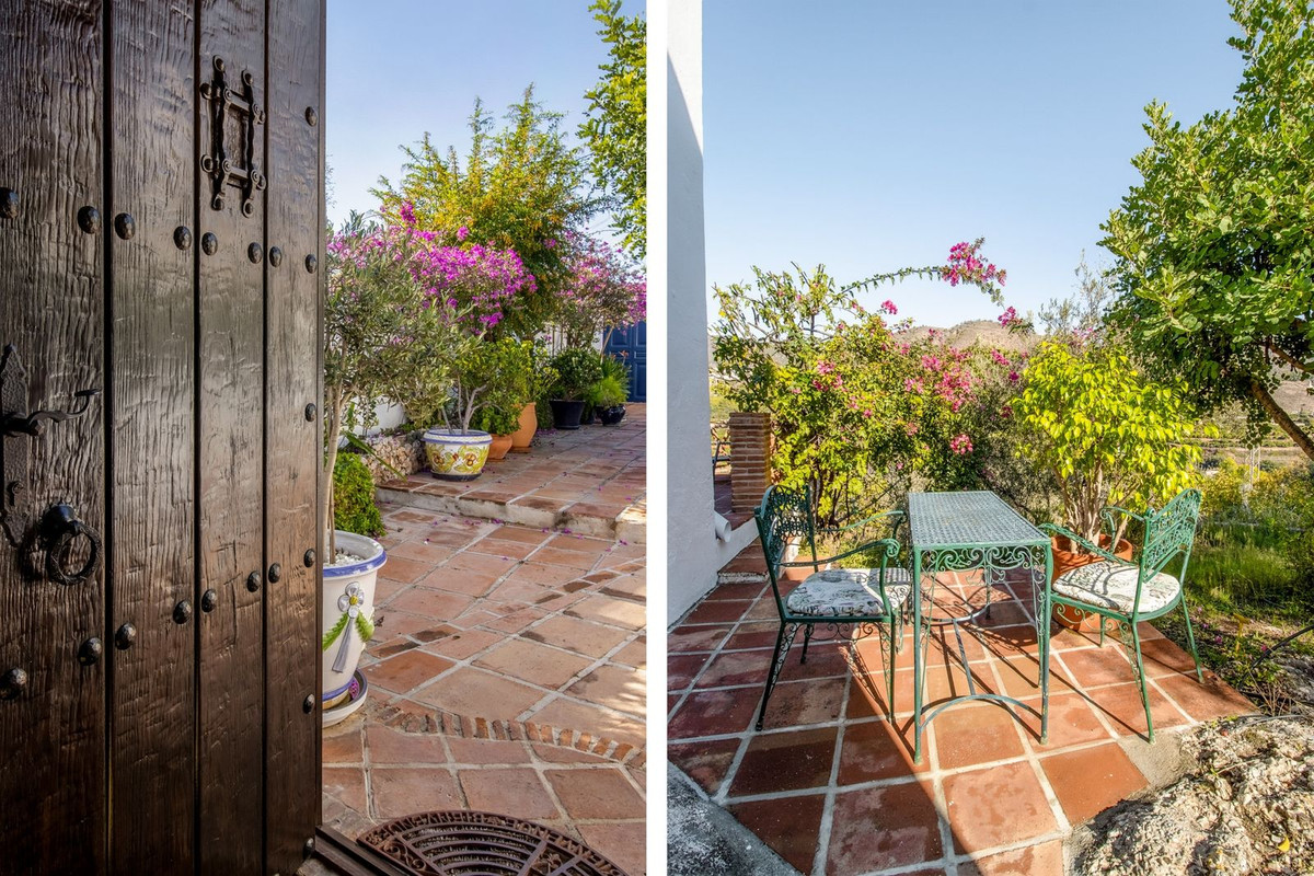 Se vende Villa - Chalet de 4 dormitorios en Costa Del Sol East, Málaga, España