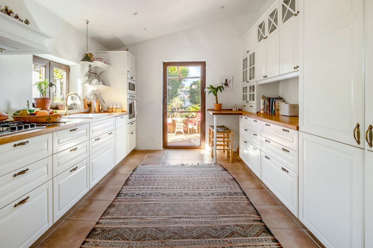 Se vende Villa - Chalet de 4 dormitorios en Costa Del Sol East, Málaga, España