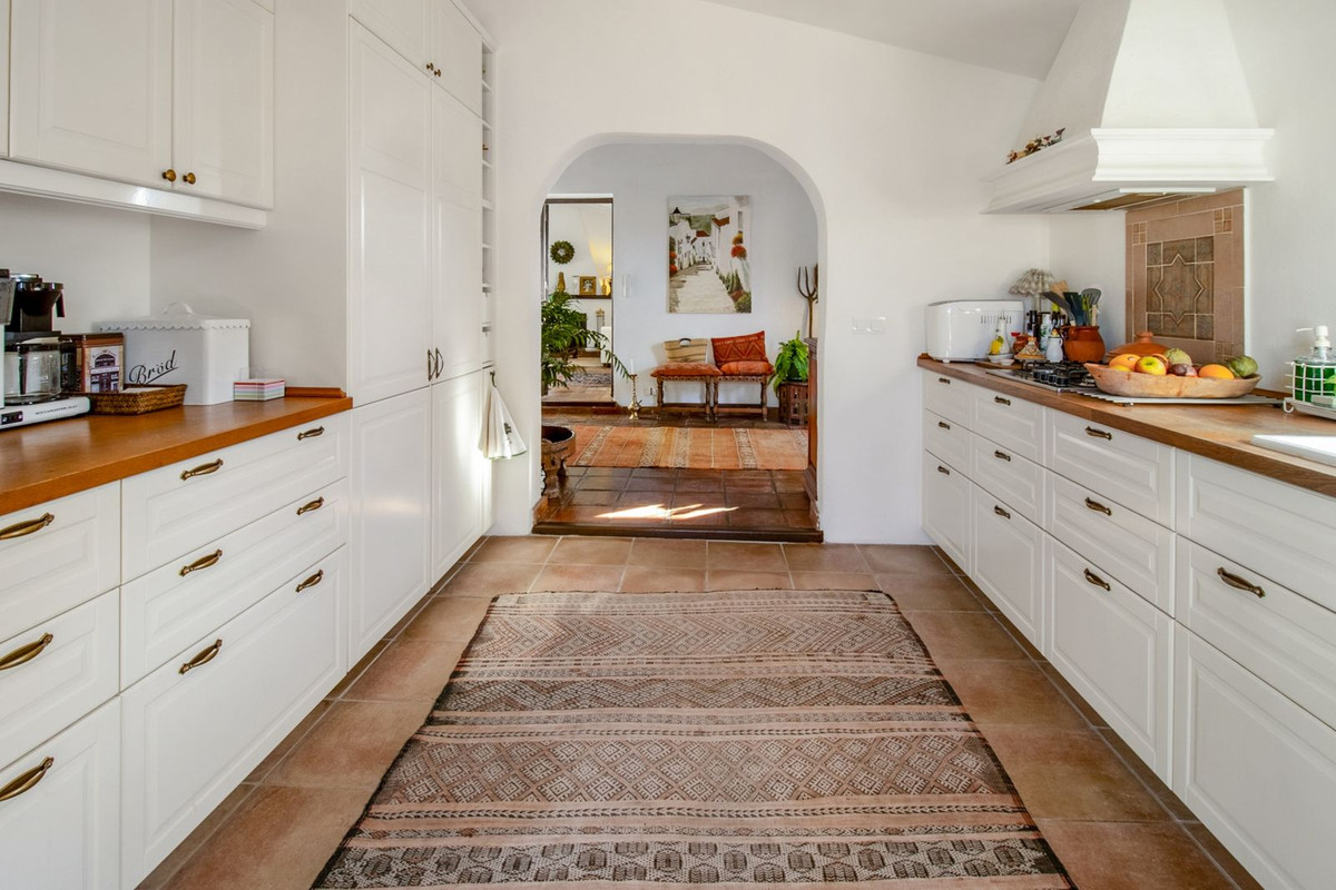 Se vende Villa - Chalet de 4 dormitorios en Costa Del Sol East, Málaga, España