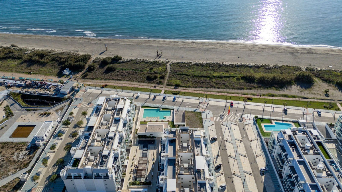 Se vende Apartamento Planta Baja de 3 dormitorios en Costa Del Sol East, Málaga, España