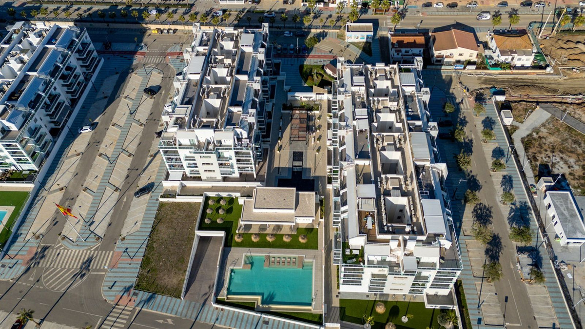 Se vende Apartamento Planta Baja de 3 dormitorios en Costa Del Sol East, Málaga, España