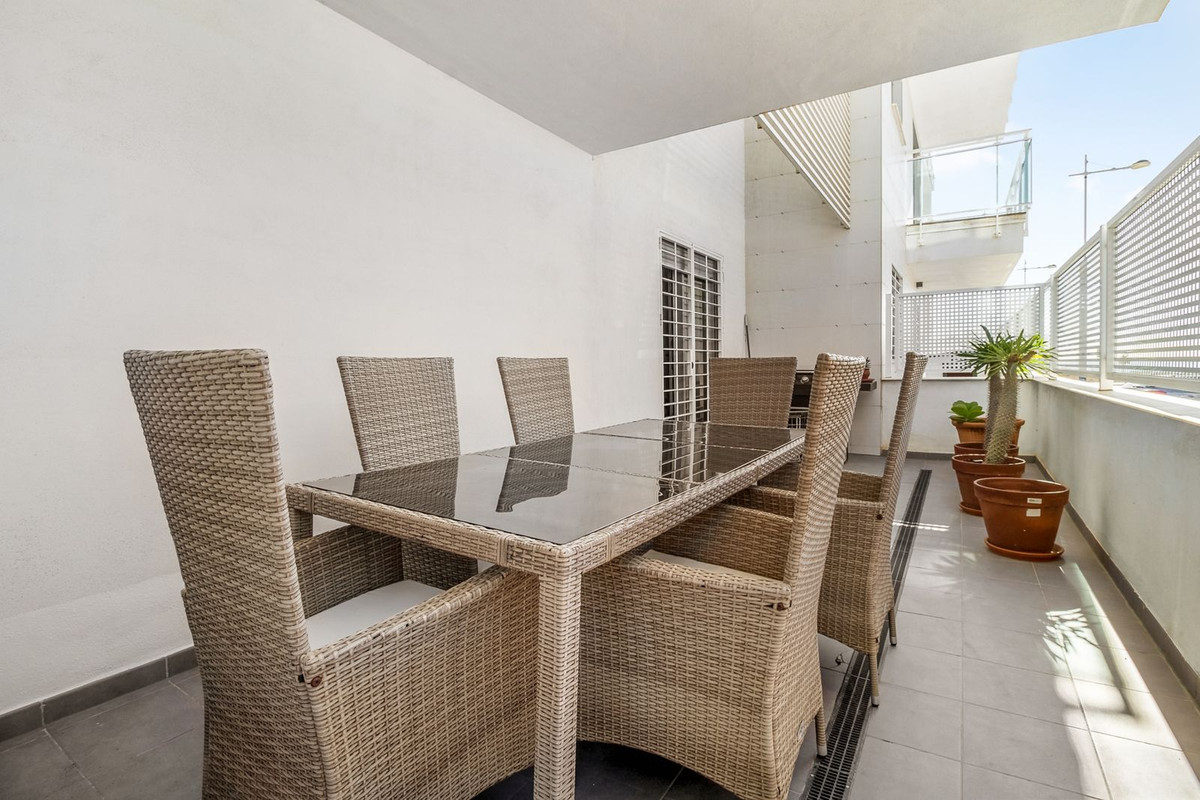 Se vende Apartamento Planta Baja de 3 dormitorios en Costa Del Sol East, Málaga, España