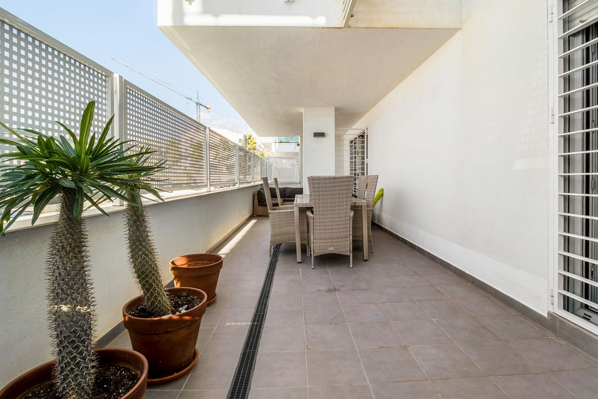 Se vende Apartamento Planta Baja de 3 dormitorios en Costa Del Sol East, Málaga, España