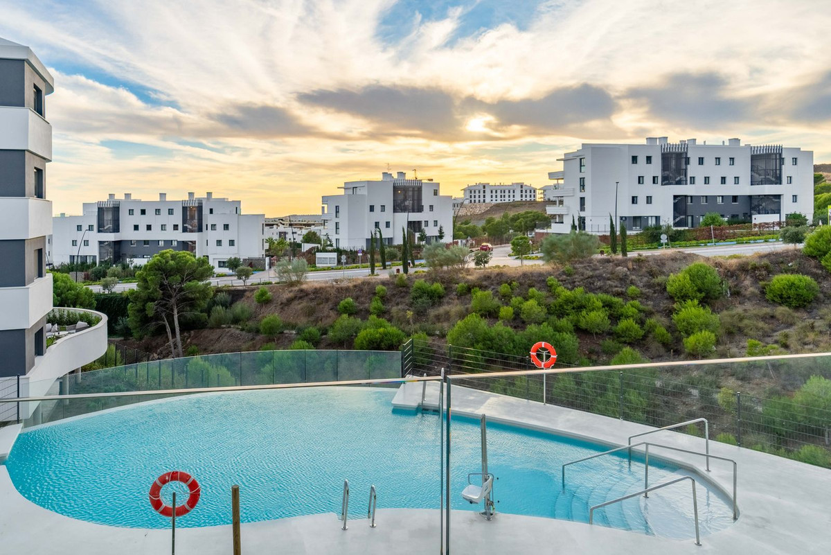 2 Bed Apartment for sale in Fuengirola Costa Del Sol, Málaga, Spain