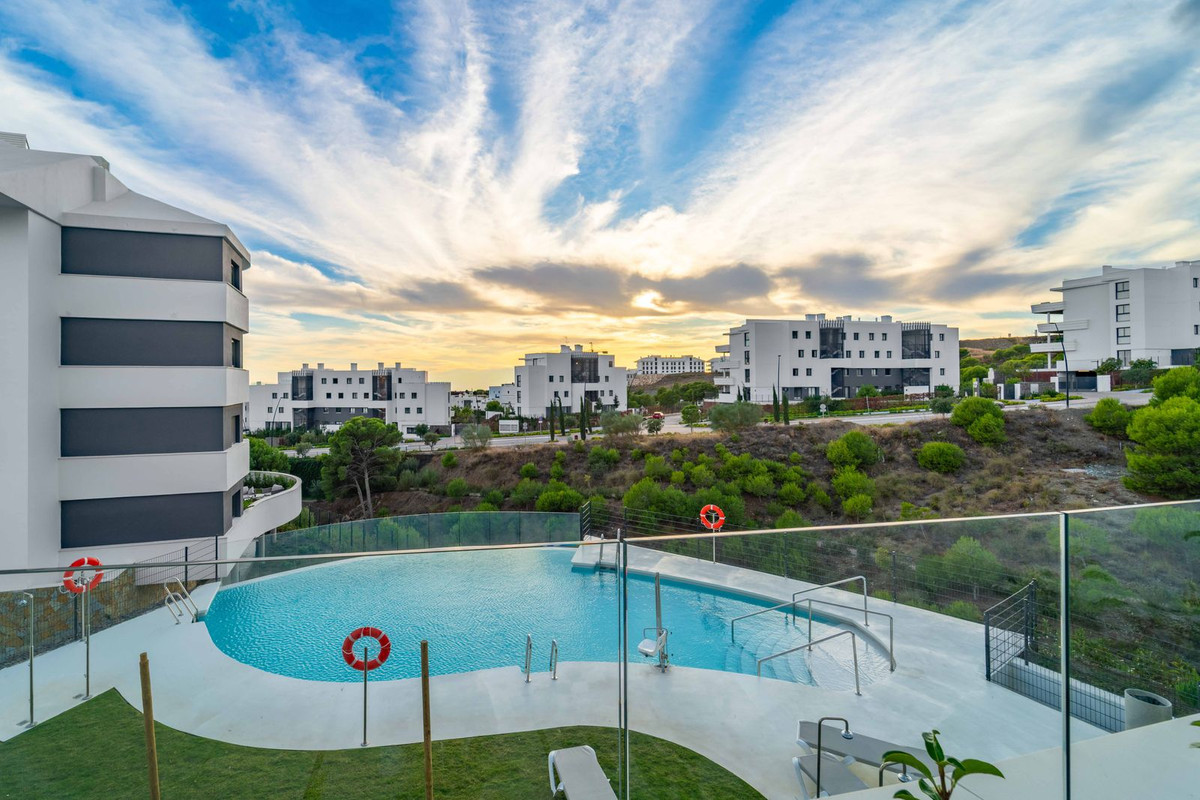2 Bed Apartment for sale in Fuengirola Costa Del Sol, Málaga, Spain