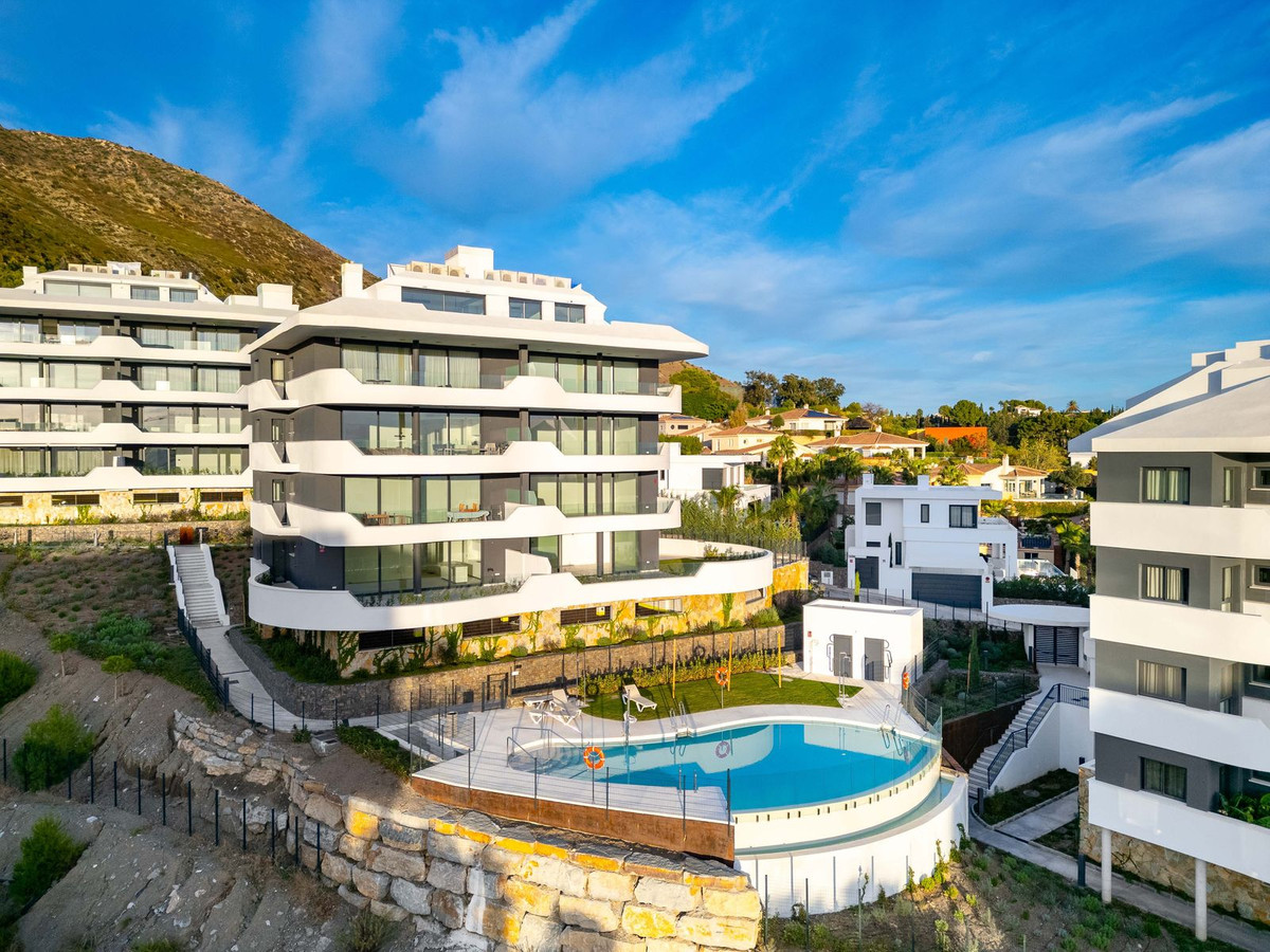 2 Bed Apartment for sale in Fuengirola Costa Del Sol, Málaga, Spain