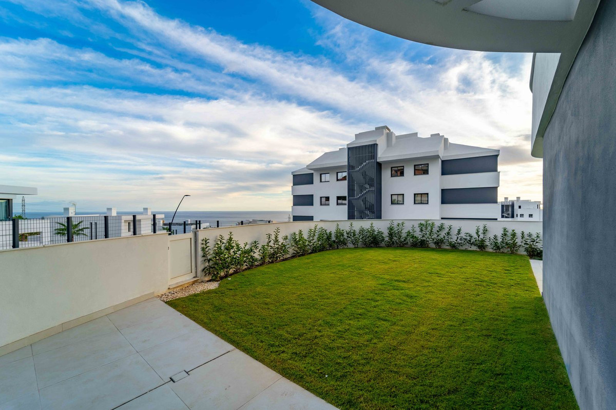 2 Bed Apartment for sale in Fuengirola Costa Del Sol, Málaga, Spain