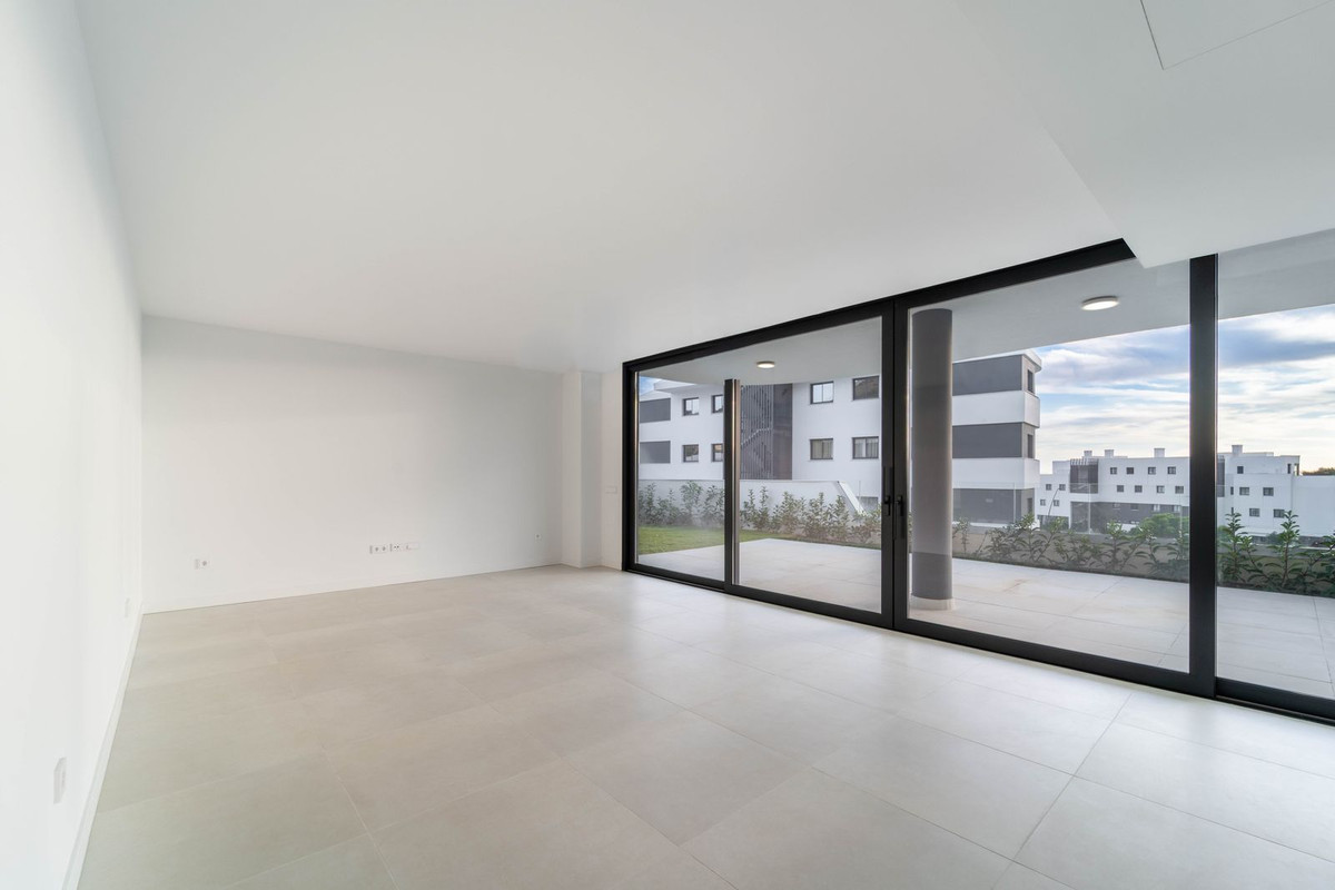 2 Bed Apartment for sale in Fuengirola Costa Del Sol, Málaga, Spain