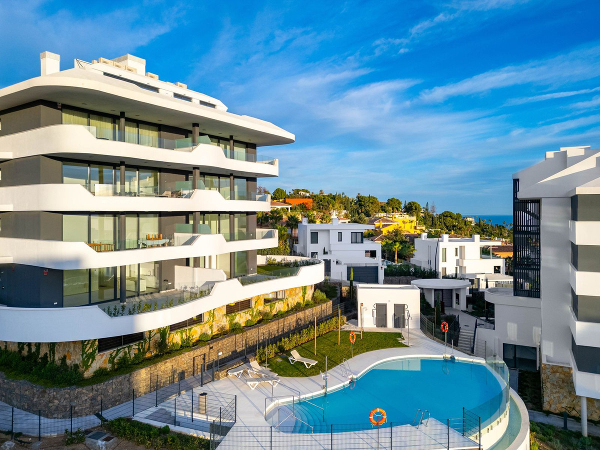 2 Bed Apartment for sale in Fuengirola Costa Del Sol, Málaga, Spain