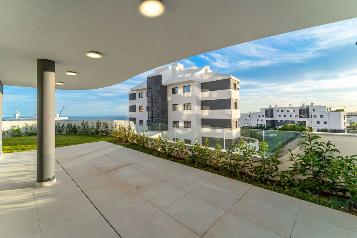 2 Bed Apartment for sale in Fuengirola Costa Del Sol, Málaga, Spain